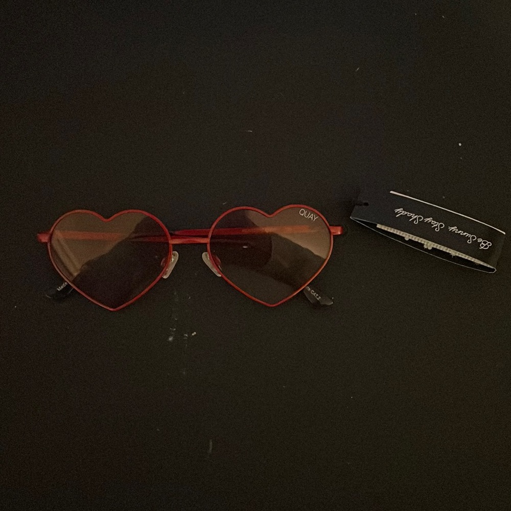 NWT QUAY sunglasses